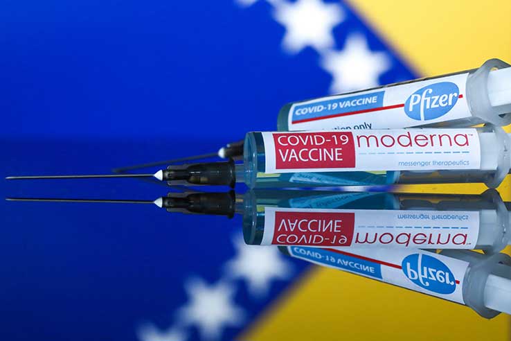 Panika bez vakcini sega ima i za frlanje
